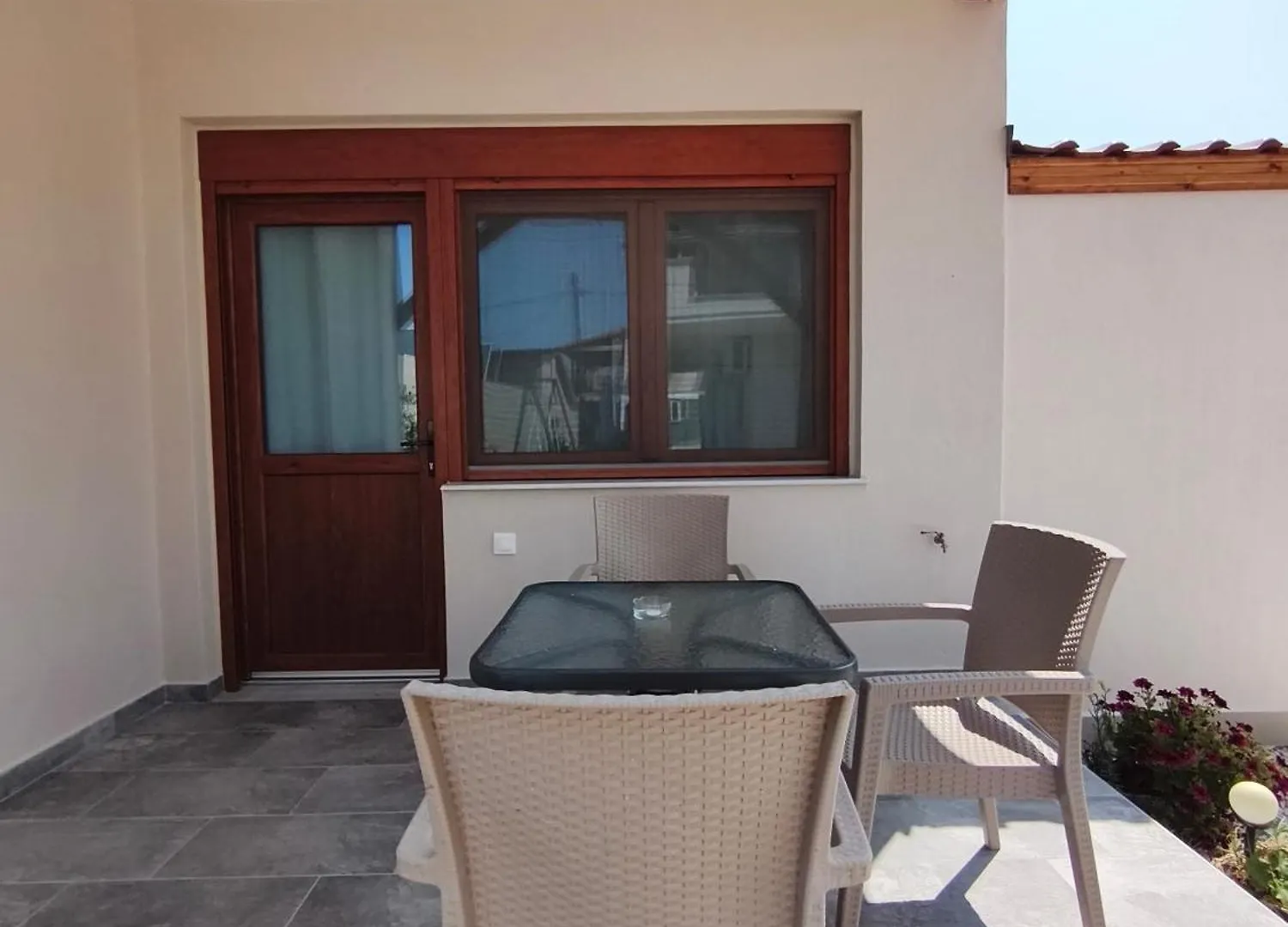 Daniela Apartments Nea Roda
