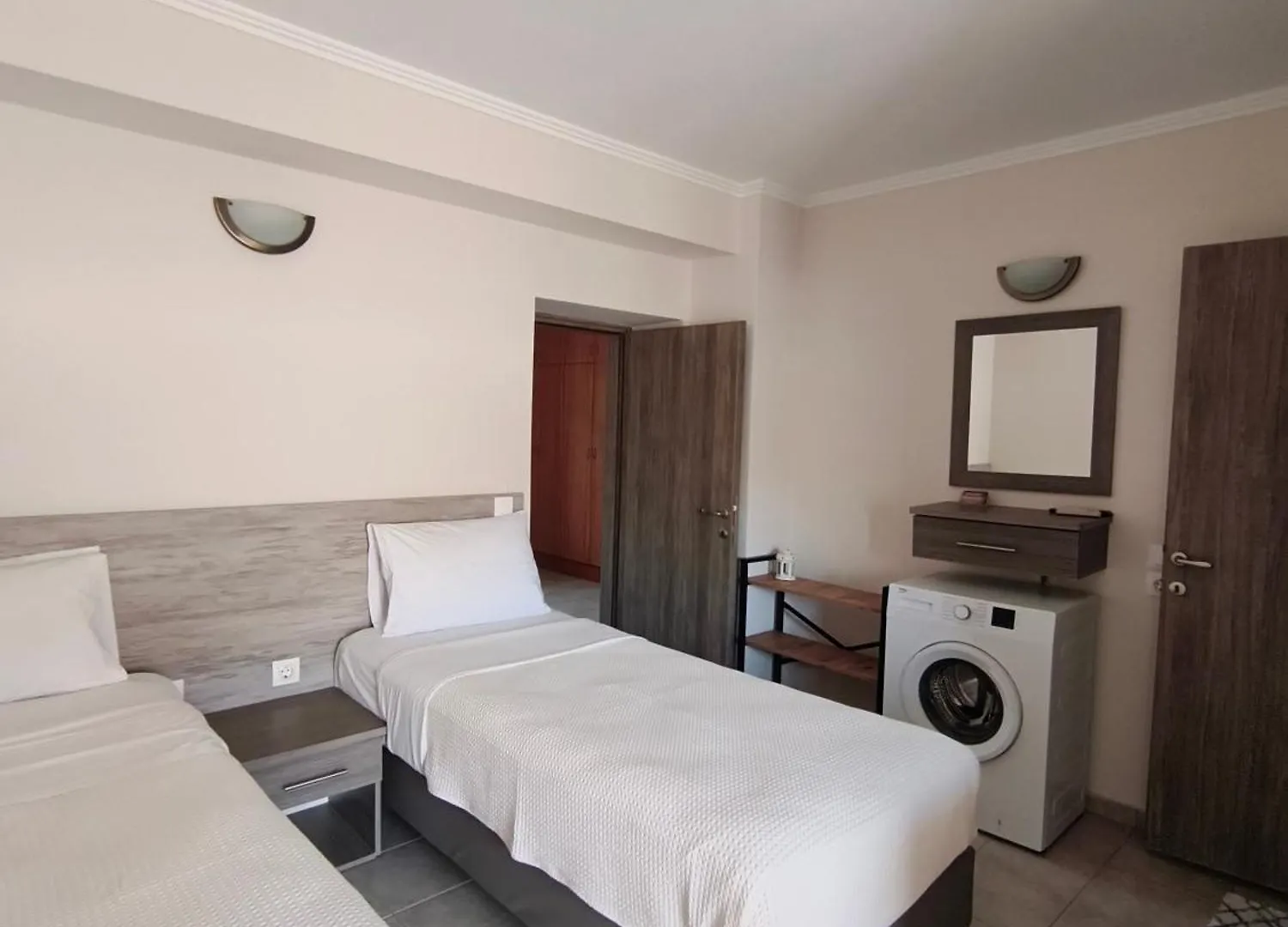 Daniela Apartments Nea Roda
