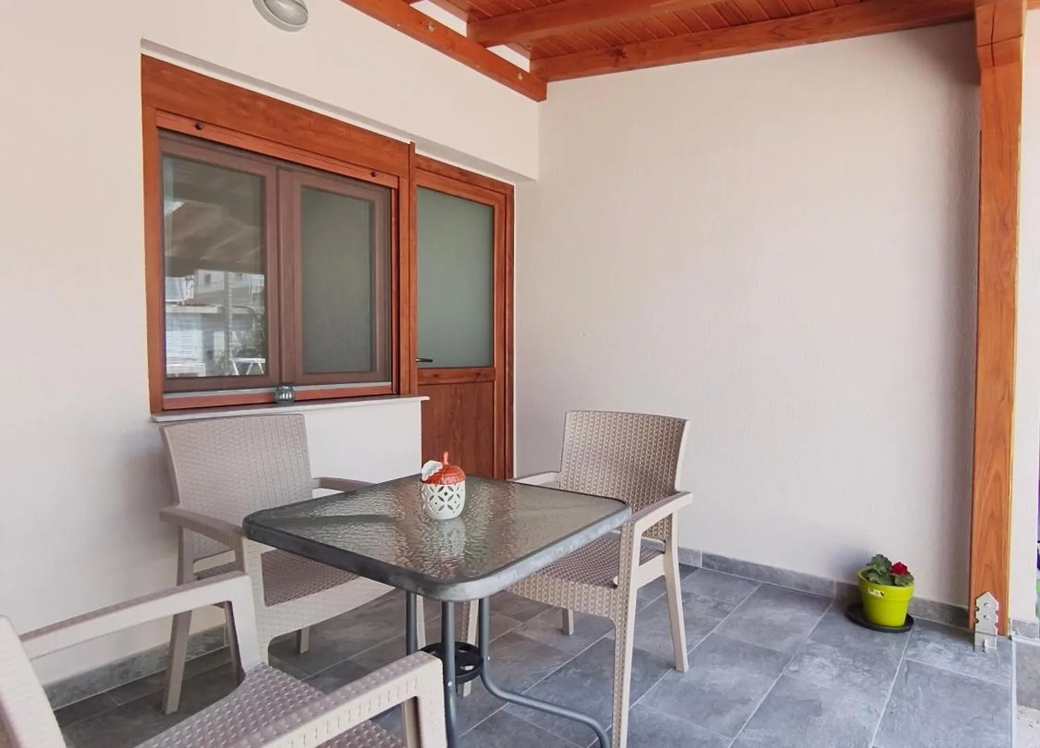 Daniela Apartments Nea Roda