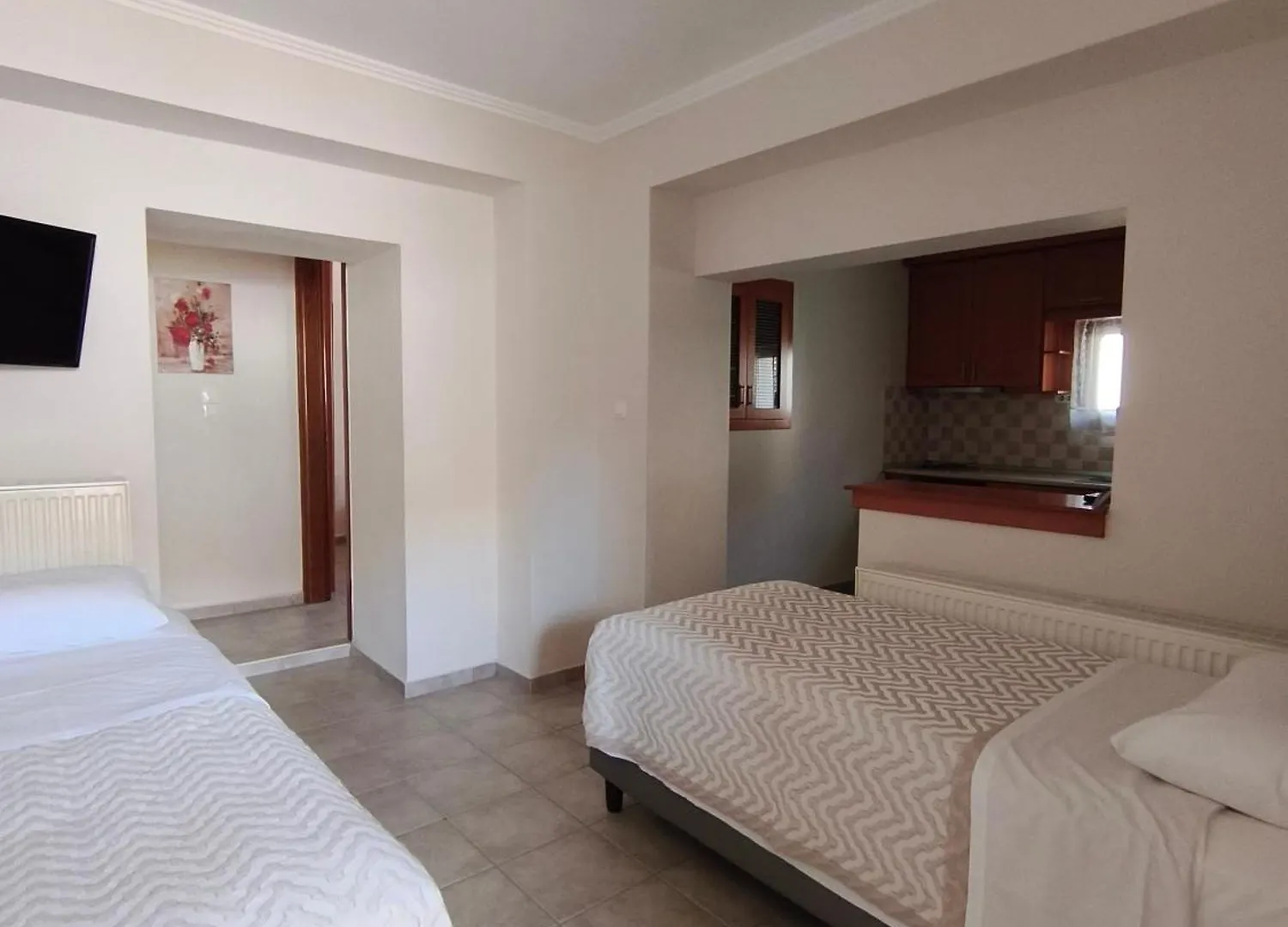 Daniela Apartments Nea Roda