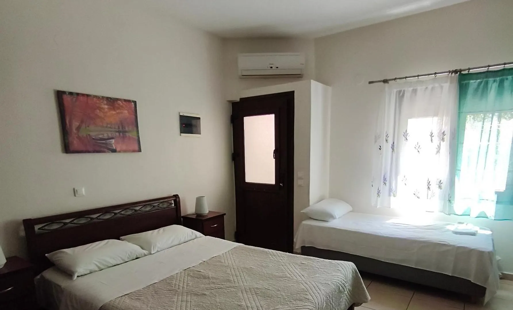 Daniela Apartments Nea Roda Grecja